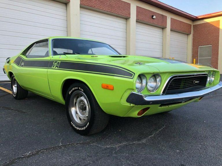 Dodge challenger 74