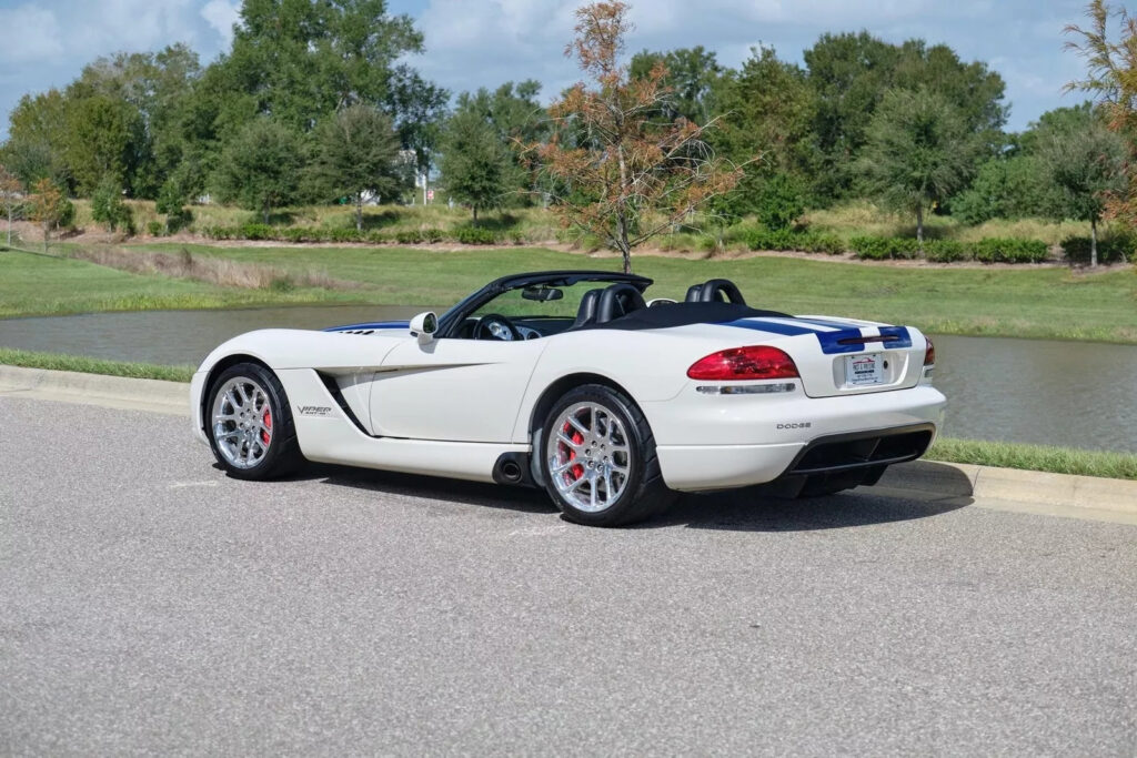 2005 Dodge Viper SRT-10