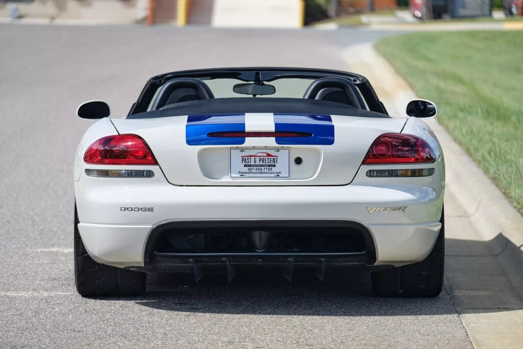 2005 Dodge Viper SRT-10