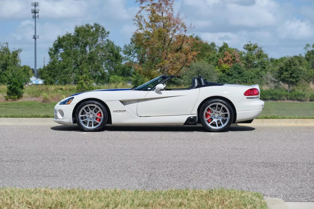 2005 Dodge Viper SRT-10