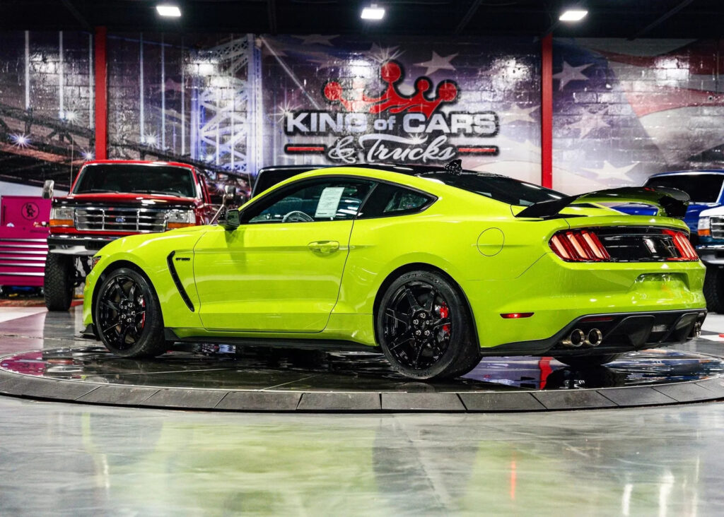 2020 Ford Mustang