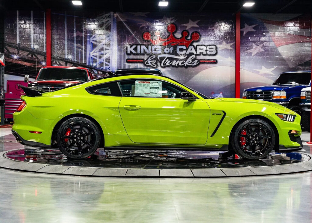 2020 Ford Mustang