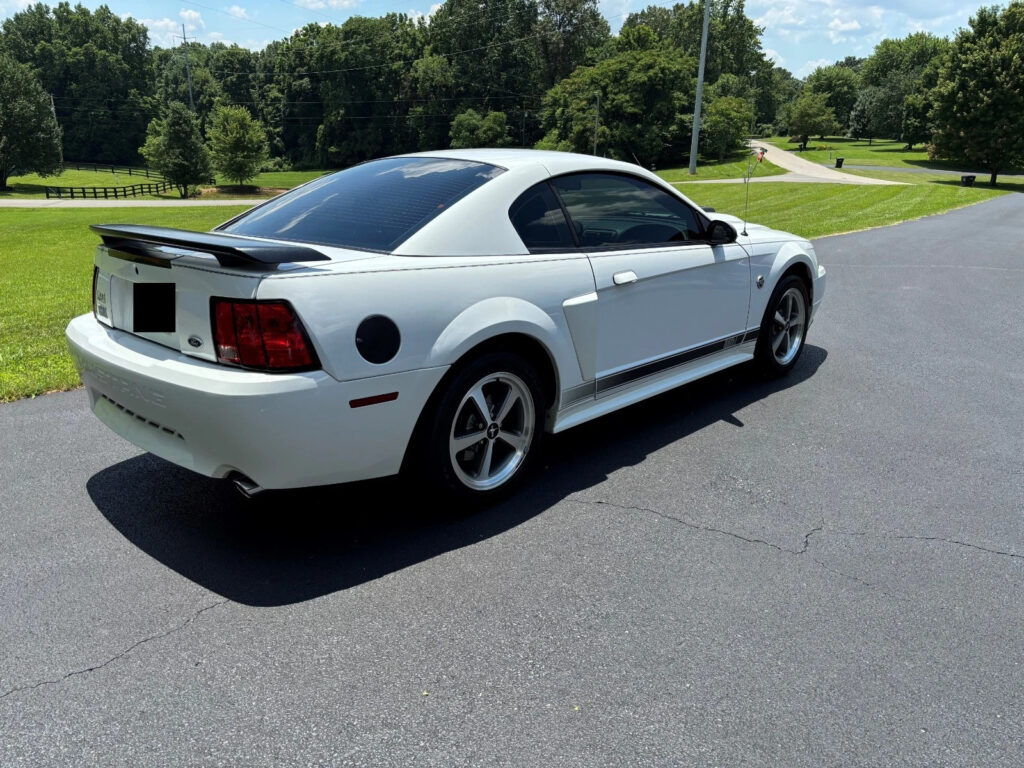 2004 Ford Mustang