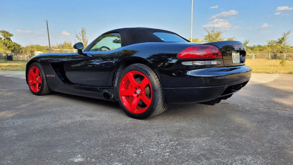 2004 Dodge Viper