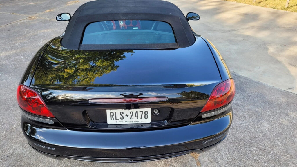 2004 Dodge Viper
